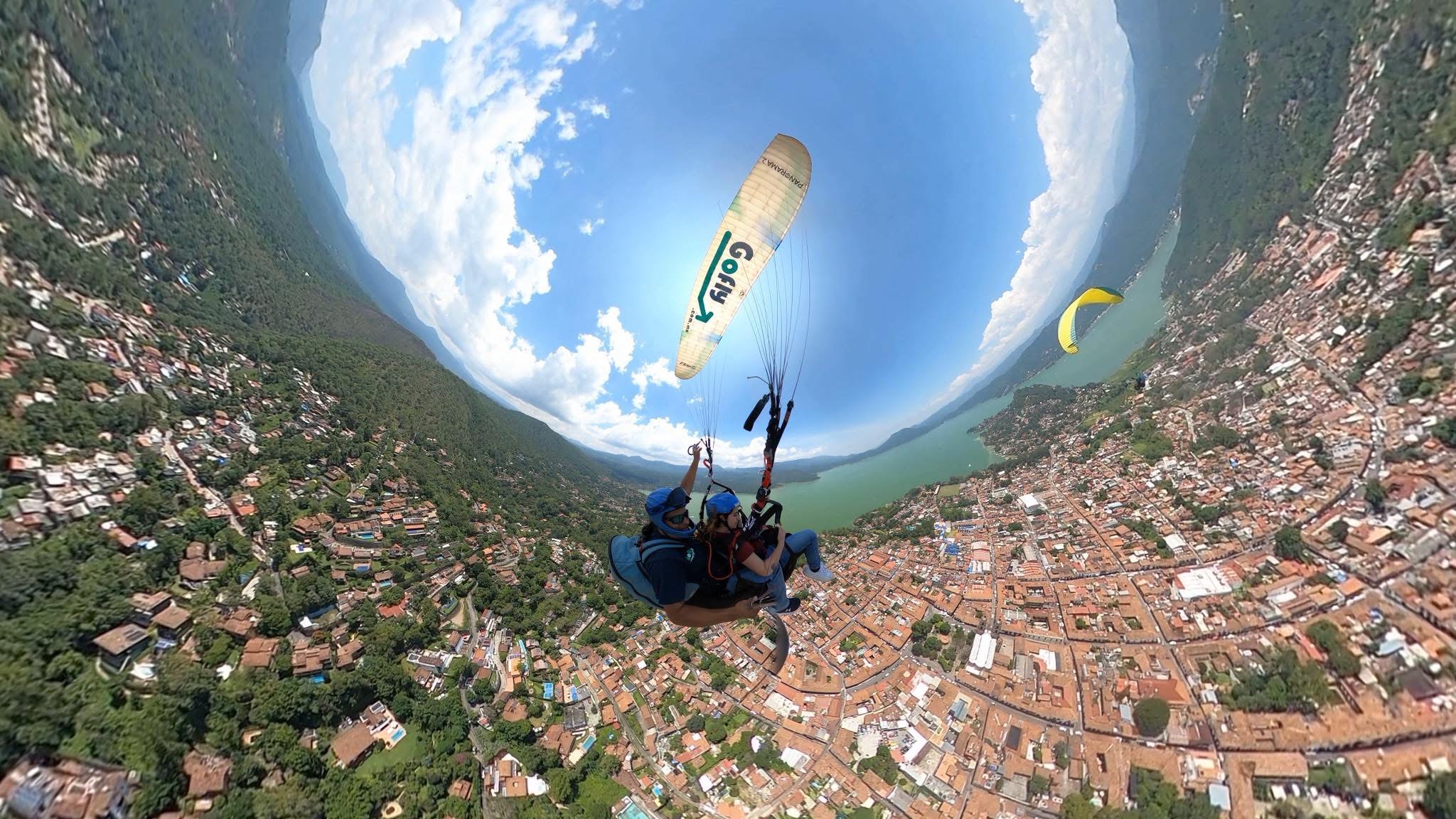 Parapente sobre Valle de Bravo